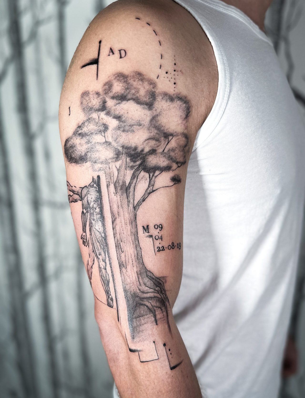 Armtattoo in Concept Art: Baum, Mensch, Daten