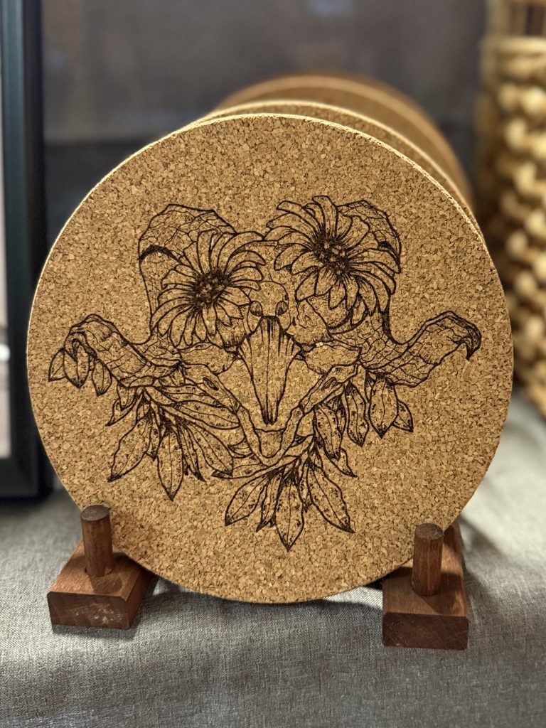 individueller Kunst-Shop und Geschenkideen in Köln: Topfuntersetzer Beispiel Schädel