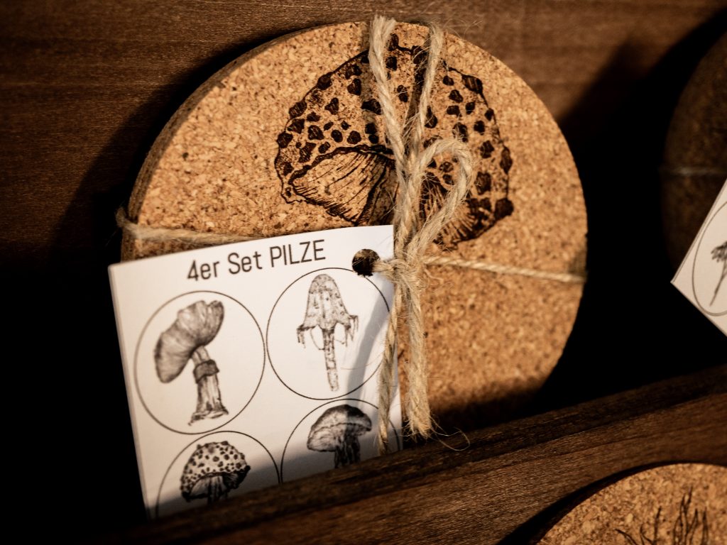 individueller Kunst-Shop und Geschenkideen in Köln: Korkuntersetzer - Beispiel 4er Set Pilze