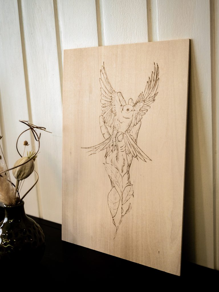 individueller Kunst-Shop und Geschenkideen in Köln: Holzbild A4 - Beispiel "Vogel"