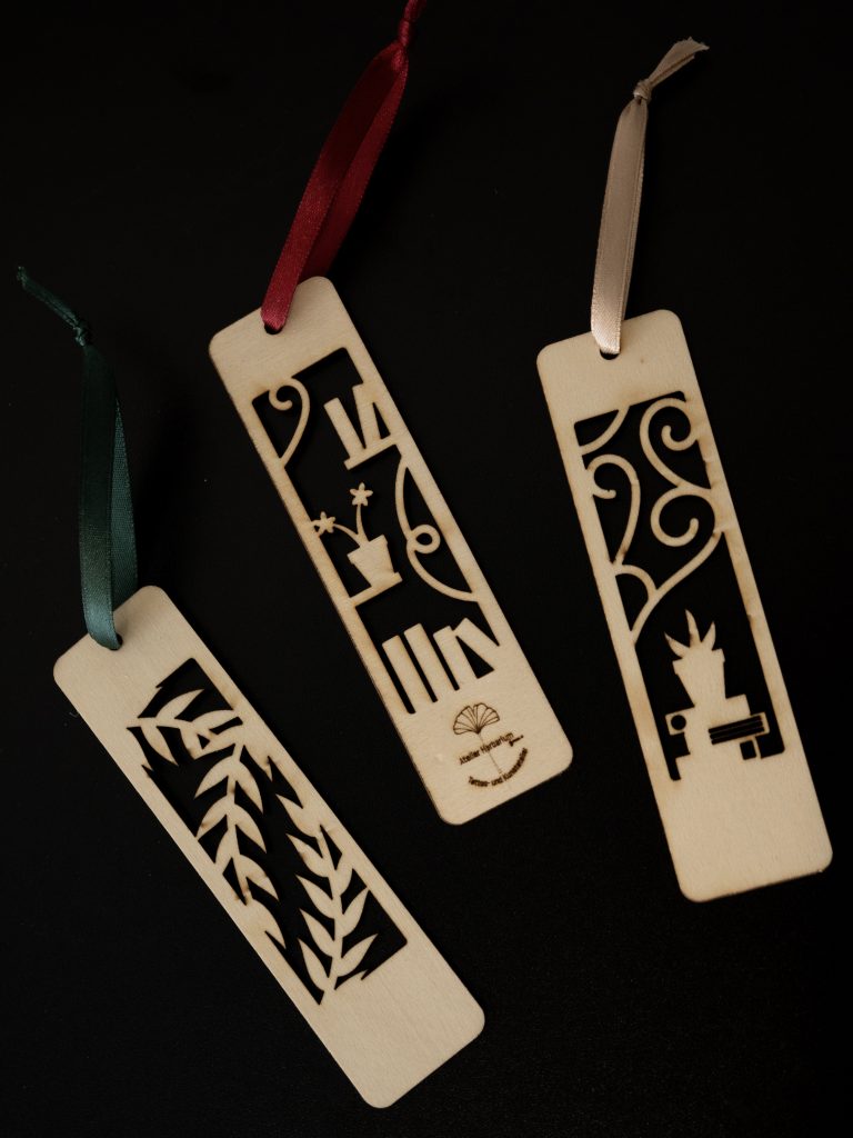 individueller Kunst-Shop und Geschenkideen in Köln: Holzlesezeichen