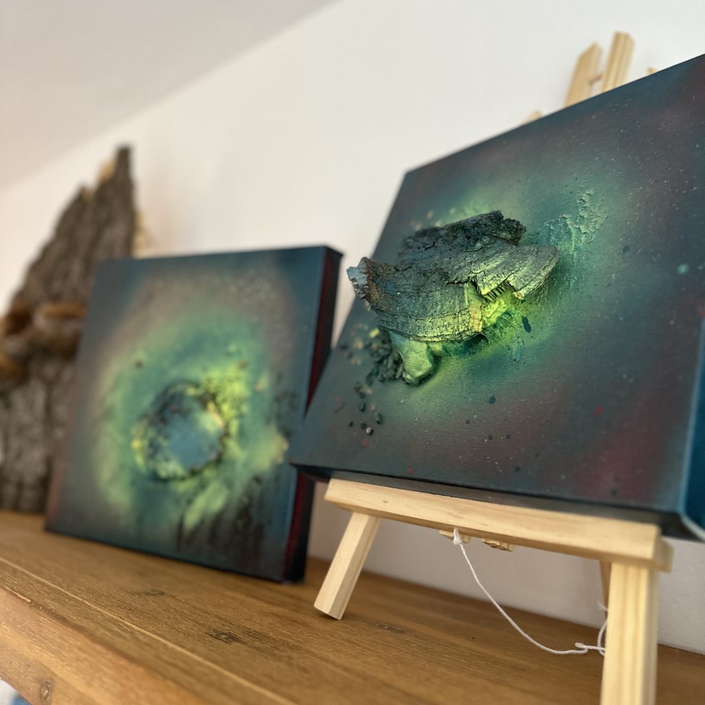 Kunst Leinwand naturalistische Details mit Pilzen in neongrün und türkis